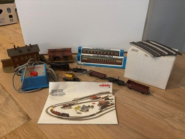 Chemin de fer Märklin H0-locomotive -wagons-rails -bâtiments, Enlèvement, Utilisé, Set de Trains, Märklin