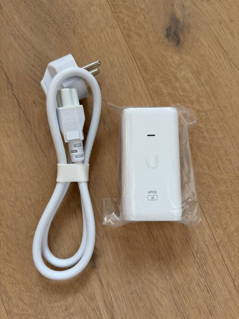 POE Adapter - Ubiquiti (2 stuks) - Wit, Computers en Software, Netwerk switches, Ophalen, Nieuw