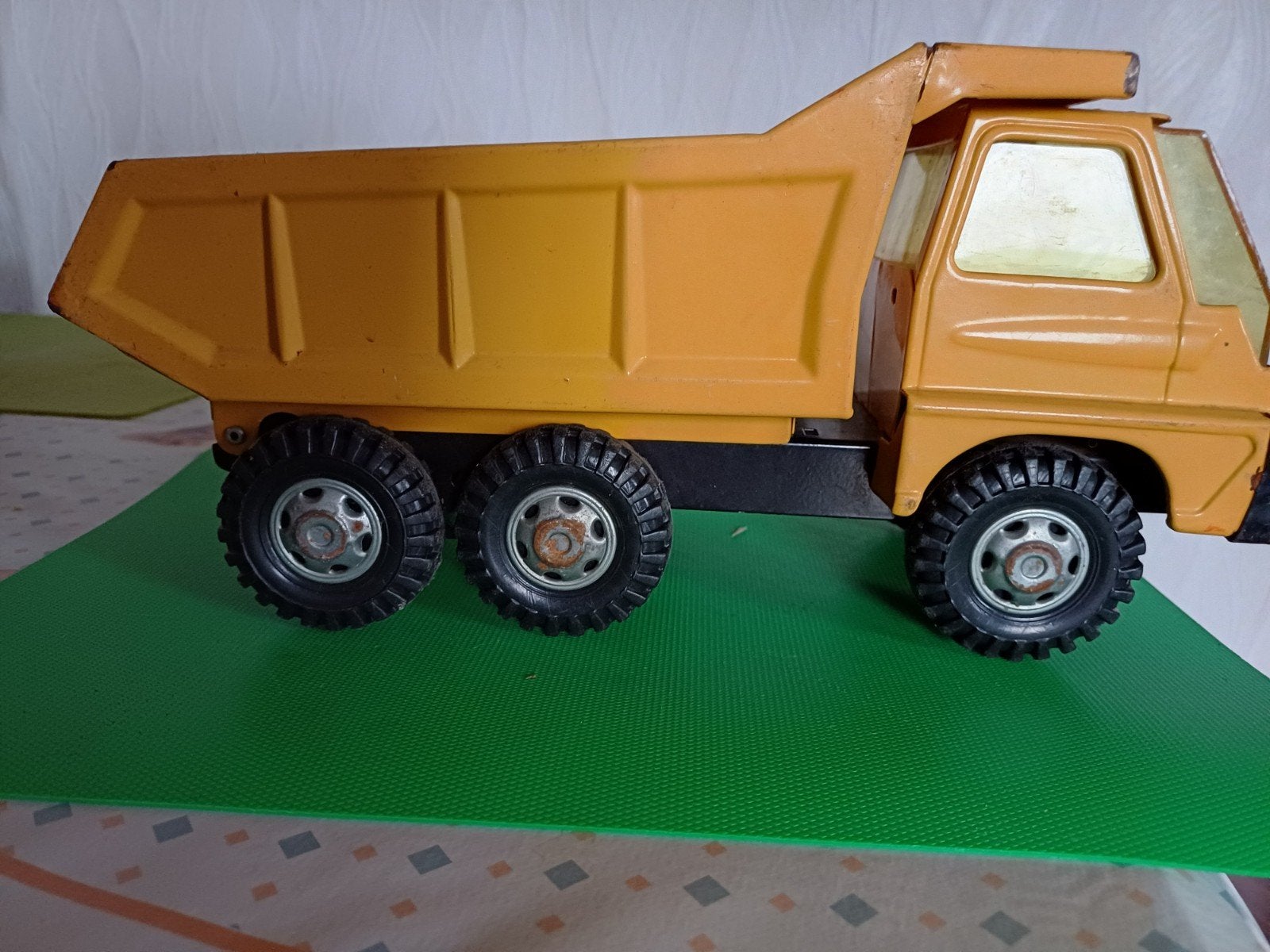 Oude metalen camion merk Tigre, Hobby & Loisirs créatifs, Voitures miniatures | 1:32, Enlèvement