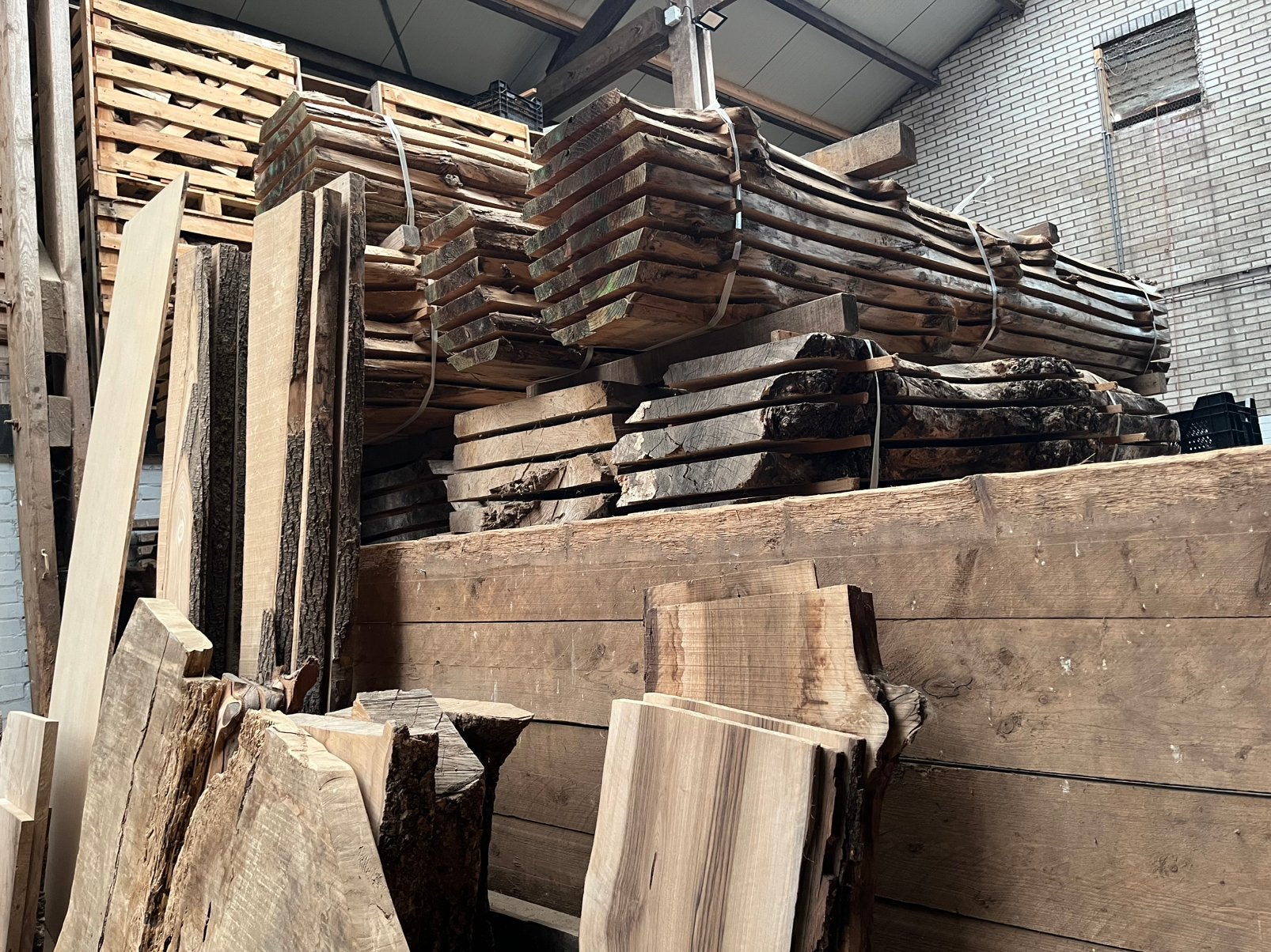 Unieke boomstamplanken uitermate geschikt voor afwerking, Bricolage & Construction, Plinthes & Finitions, Enlèvement, Neuf