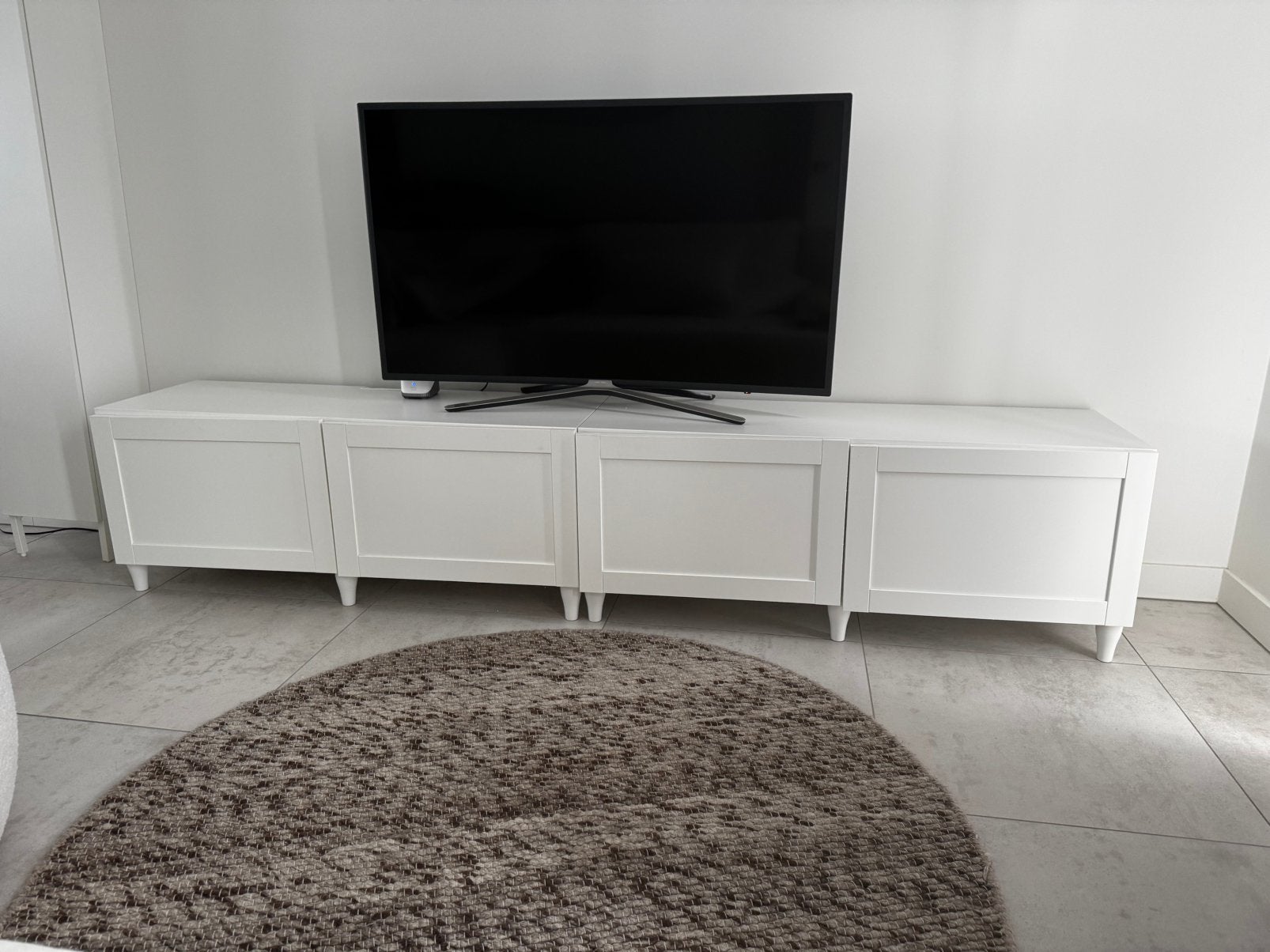 Ikea besta tv meubel met hanviken deurtjes, Ophalen, Zo goed als nieuw