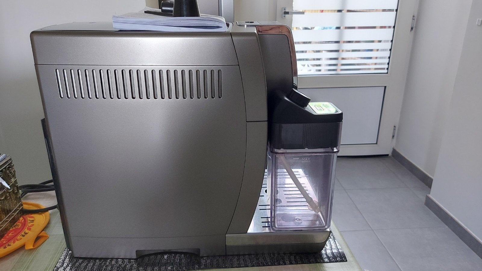 Delonghi Dinamica Plus, Electroménager, Cafetières, Réservoir d'eau amovible, Café en grains, Comme neuf, Enlèvement