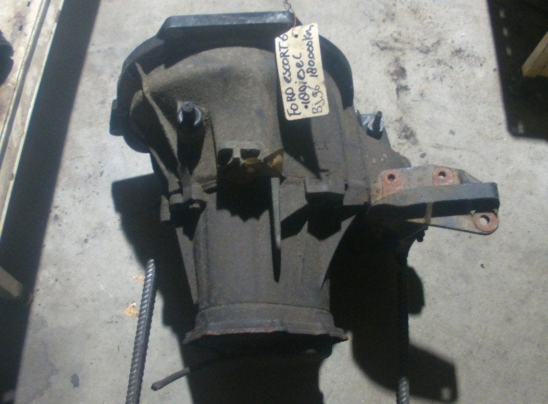 VERSNELLINGSBAK Ford Escort 6 (AAL / ABL) (97-WT-7F096-AA), Auto-onderdelen, Gebruikt, Henry-Ford-Straße  1
50735  Köln, DE, Ford-Werke GmbH
