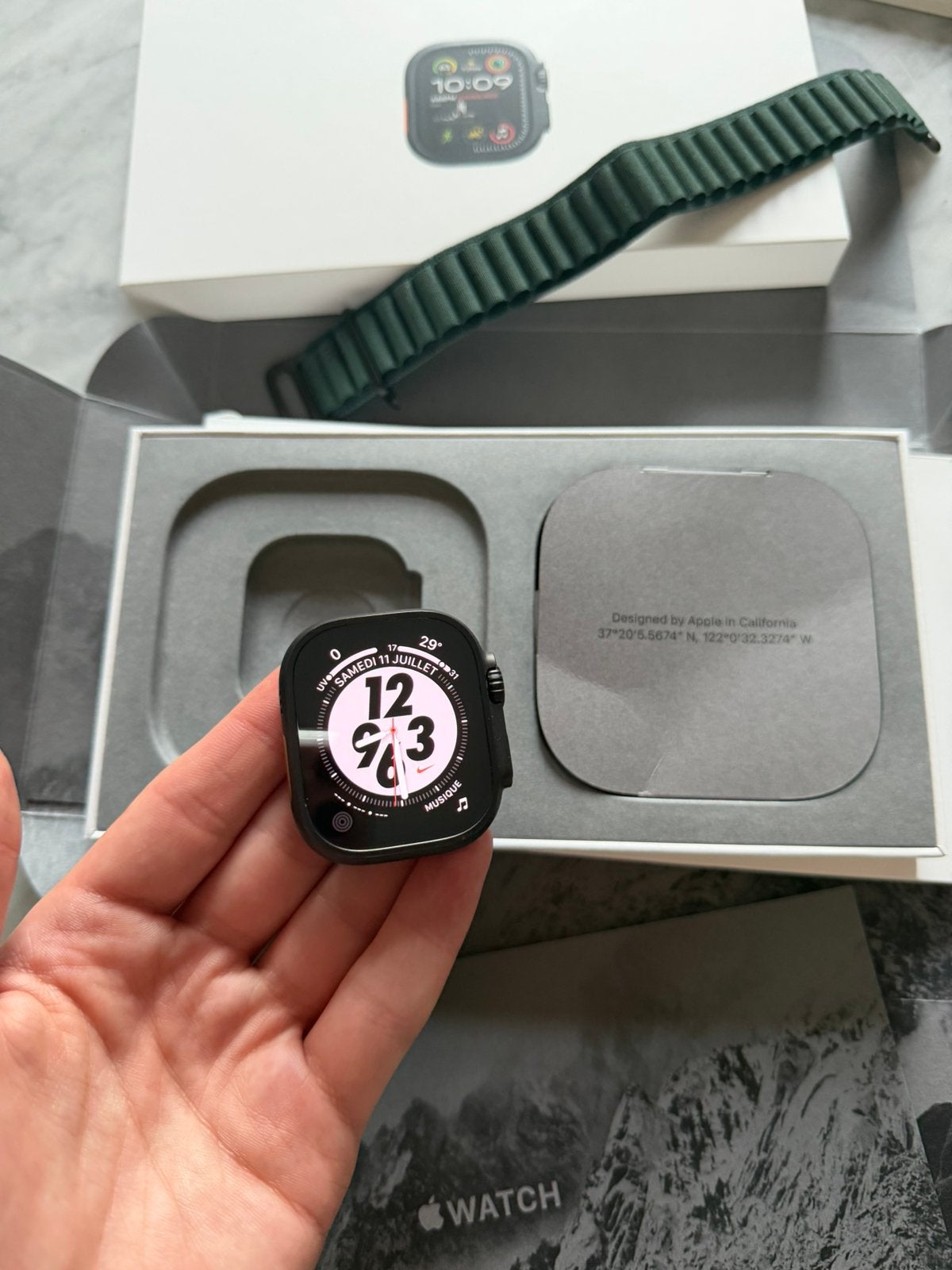 Apple Watch Ultra 2 49MM saphir Black Titanium Cellulaire, Handtassen en Accessoires, Smartwatches, Ophalen of Verzenden, Conditie