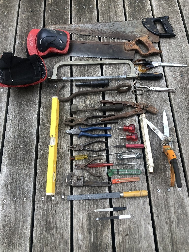 assortiment gereedschap en 3kg nagels 85mm, Doe-het-zelf en Bouw, Gereedschap | Handgereedschap, Ophalen of Verzenden, Gebruikt