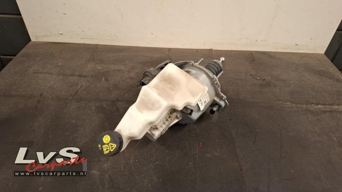 Rembekrachtiger van een Opel Astra, Gebruikt, -, -, Opel