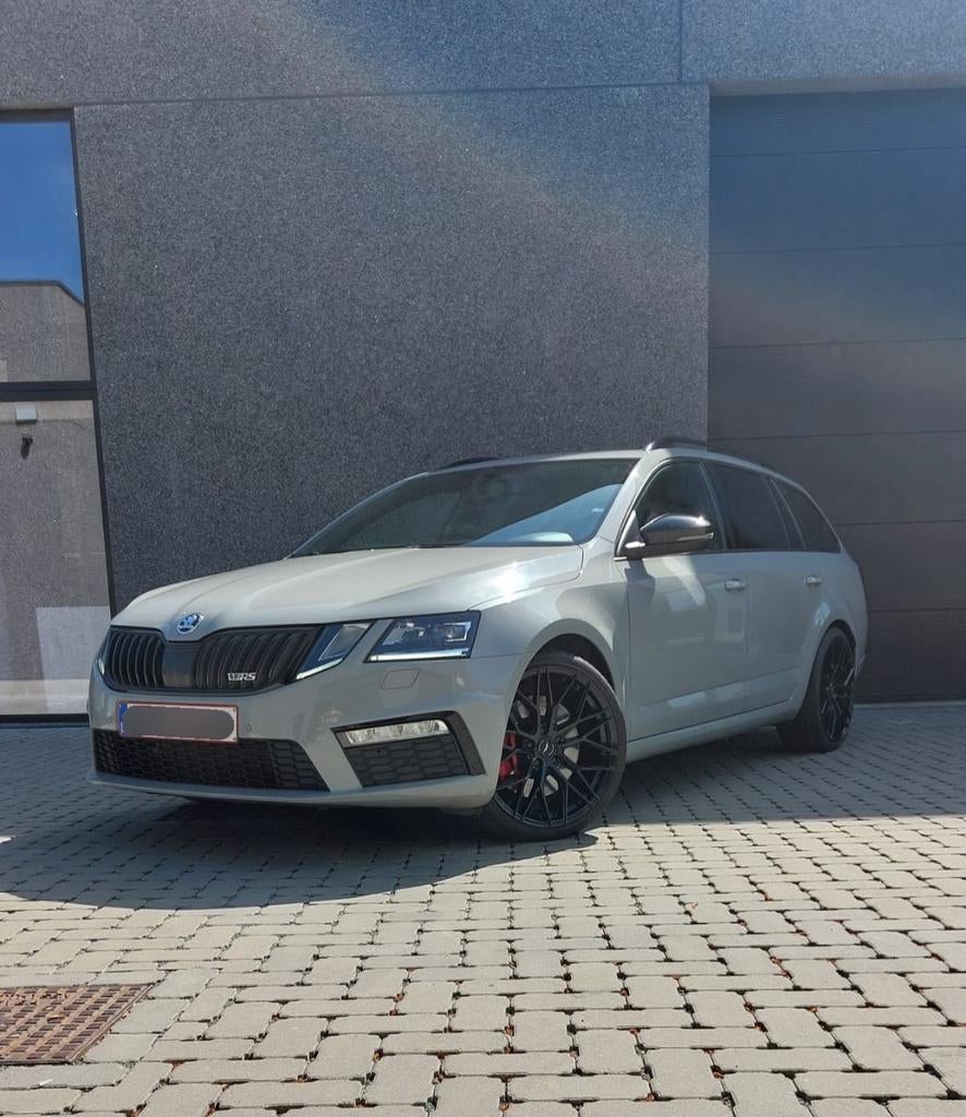 Skoda Octavia RS, Autos, Skoda, Argent ou Gris, Achat, Euro 6, Carnet d'entretien