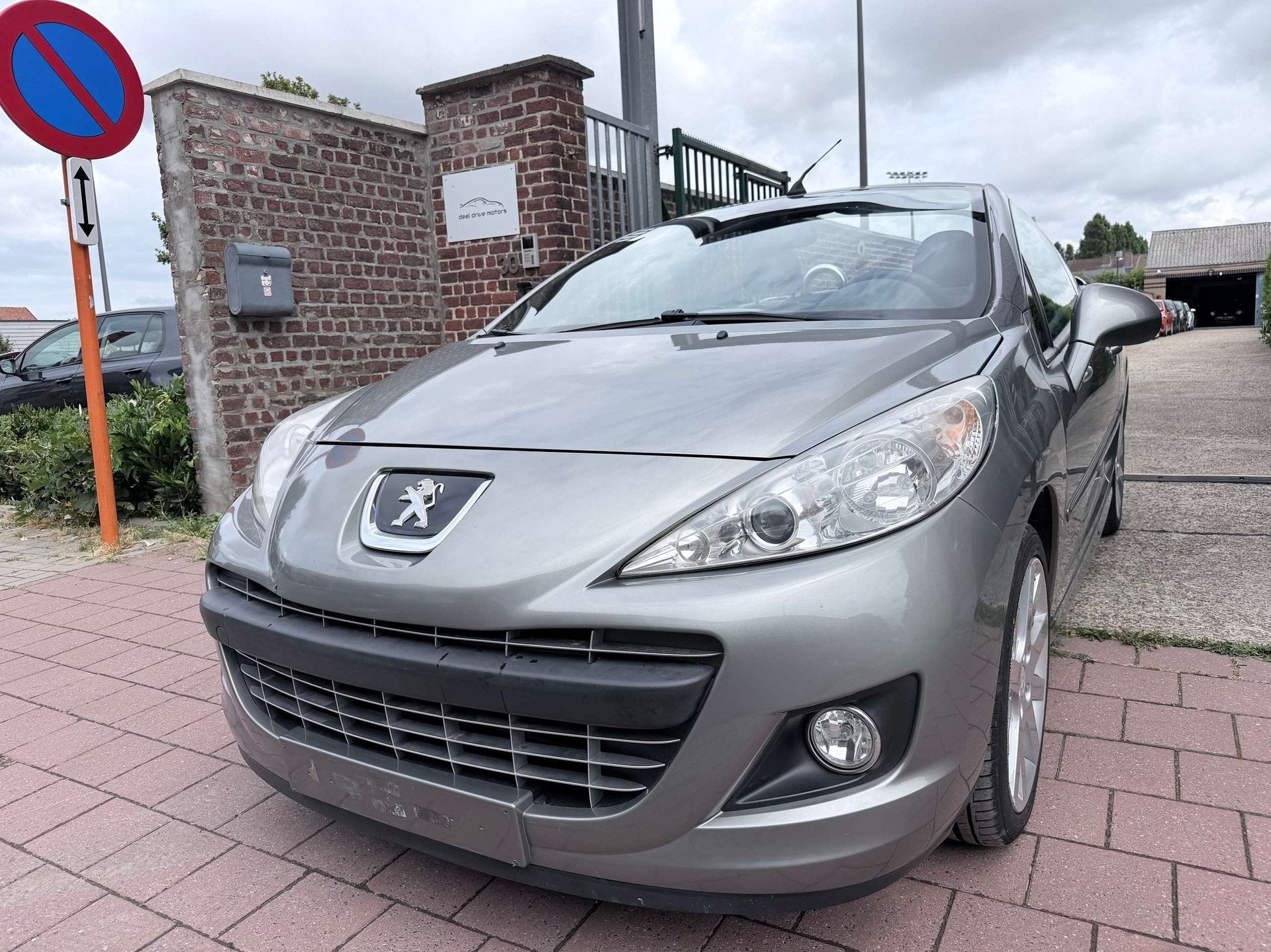 Peugeot 207 1.6 I EDITION, Auto's, Stof, Gebruikt, Zwart, 4 cilinders