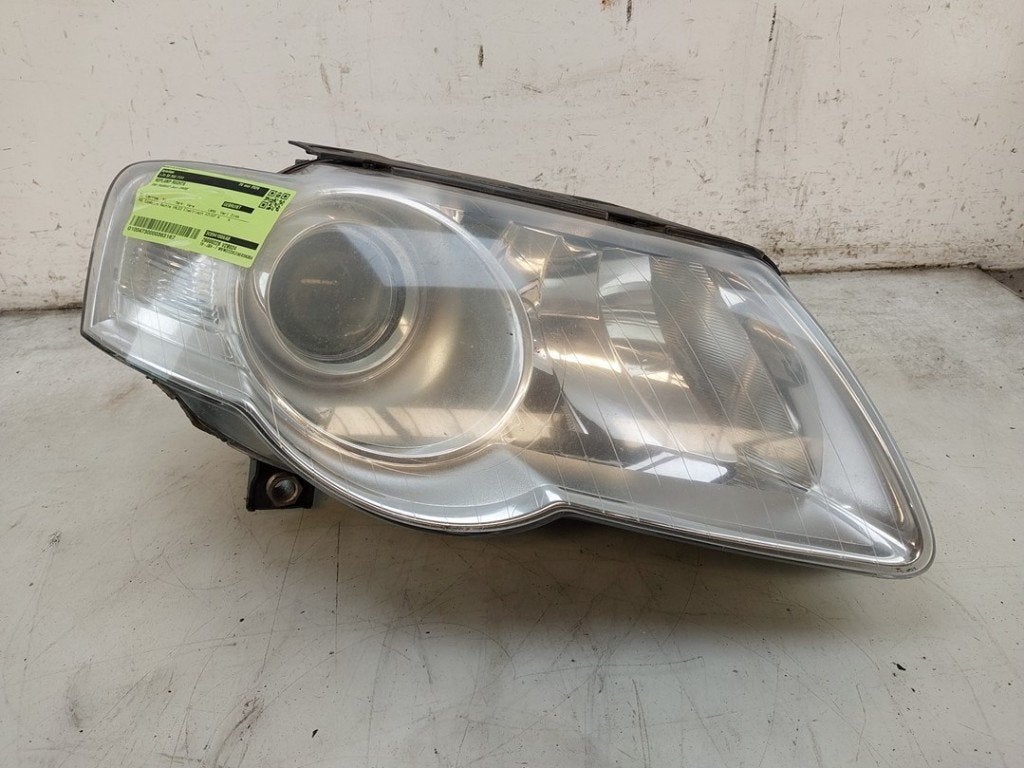 PHARE / OPTIQUE AVANT DROIT Volkswagen Passat Variant (3C5), Volkswagen, Valeo, Utilisé, 100, rue de Courcelles
75017  Paris, FR