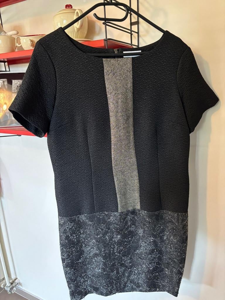 Feestelijke jurk Talking French zwart goud zilver maat 40, Kleding | Dames, Jurken, Maat 38/40 (M), Talking French, Zwart, Ophalen of Verzenden