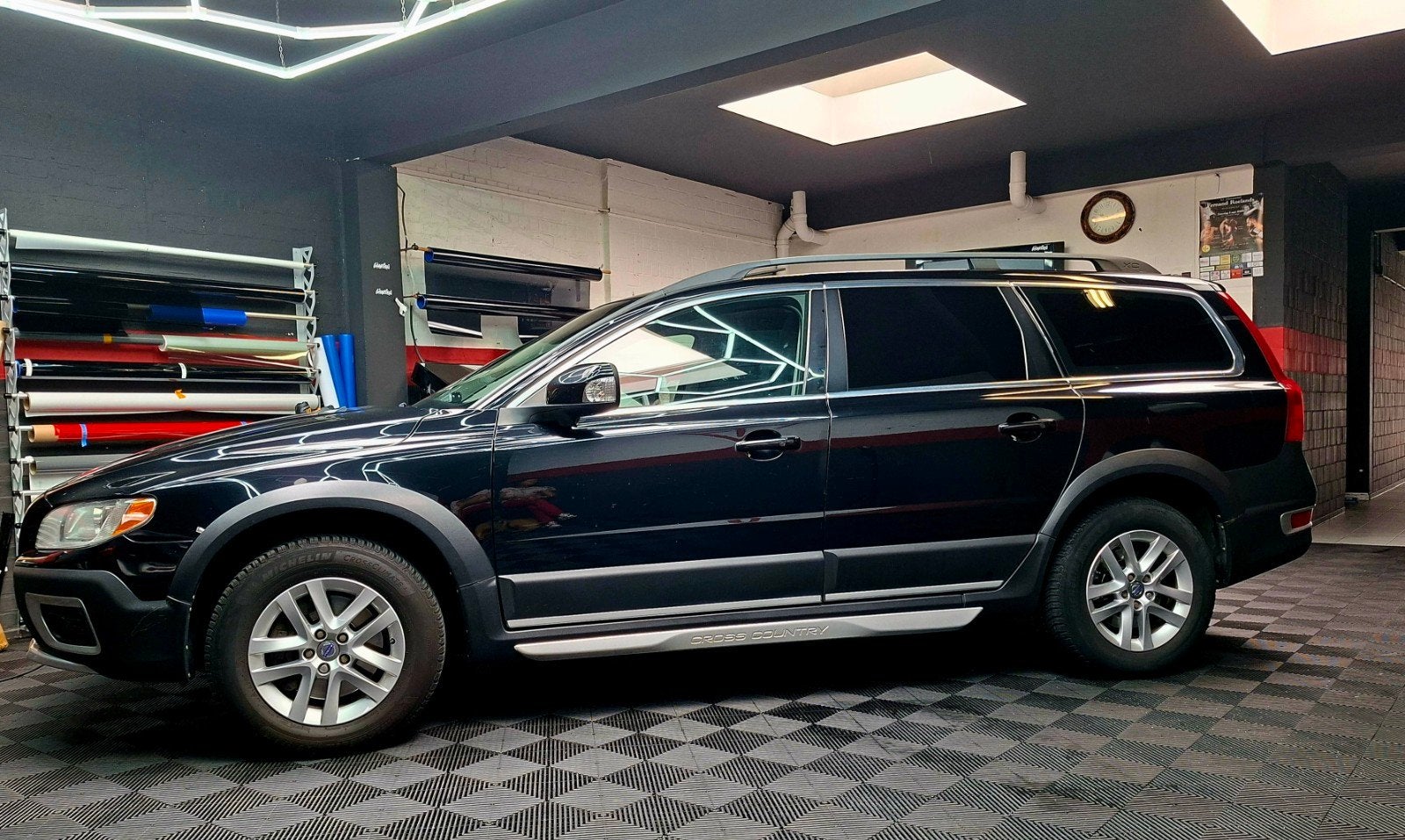 Volvo XC70 D5 automaat . perfect voor K9 unit, Autos, Volvo, Entreprise, XC70, 4x4, ABS, Caméra de recul, Régulateur de distance