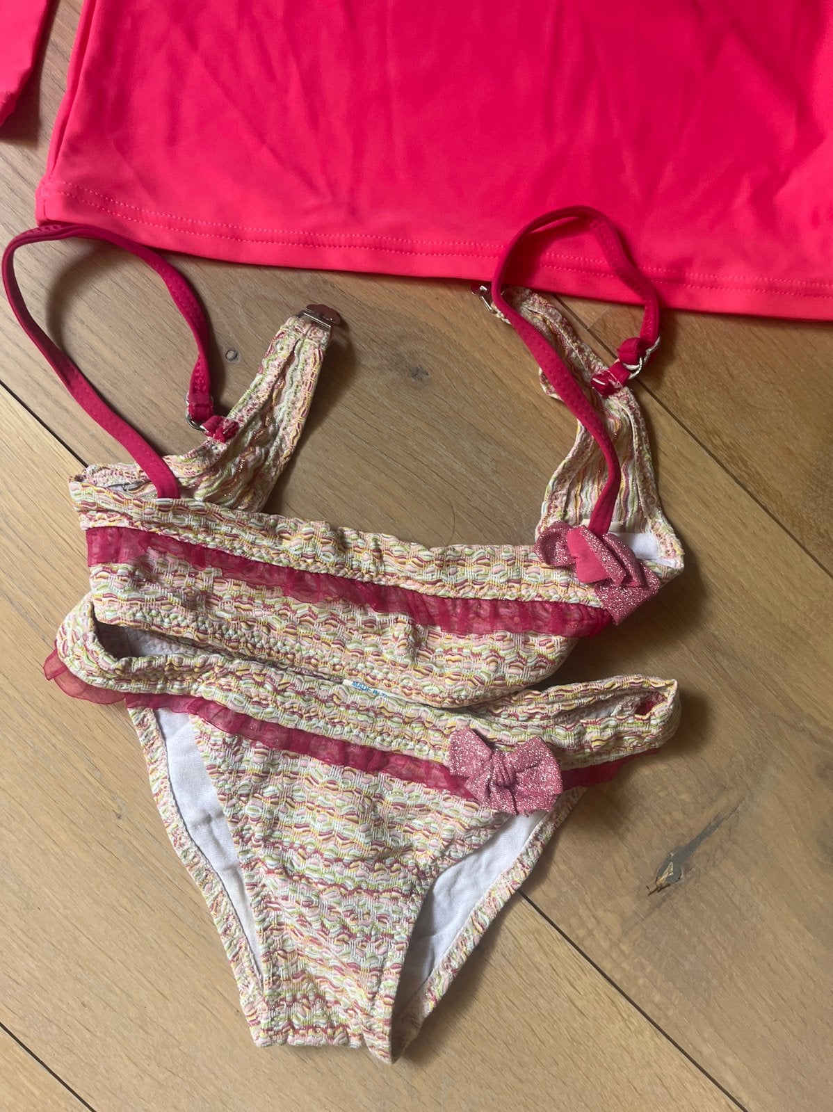 Bikini missoni stijl meisje 8 jaar € 25, Enfants & Bébés, Maillots de bain pour enfants, Comme neuf, Ensemble de bikini, Taille 146