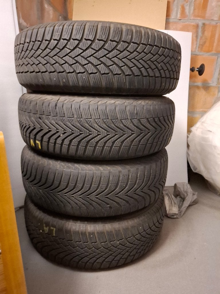 winterbanden met velg 185/65 r15, Auto-onderdelen, Ophalen, Gebruikt, 15 inch, Banden en Velgen