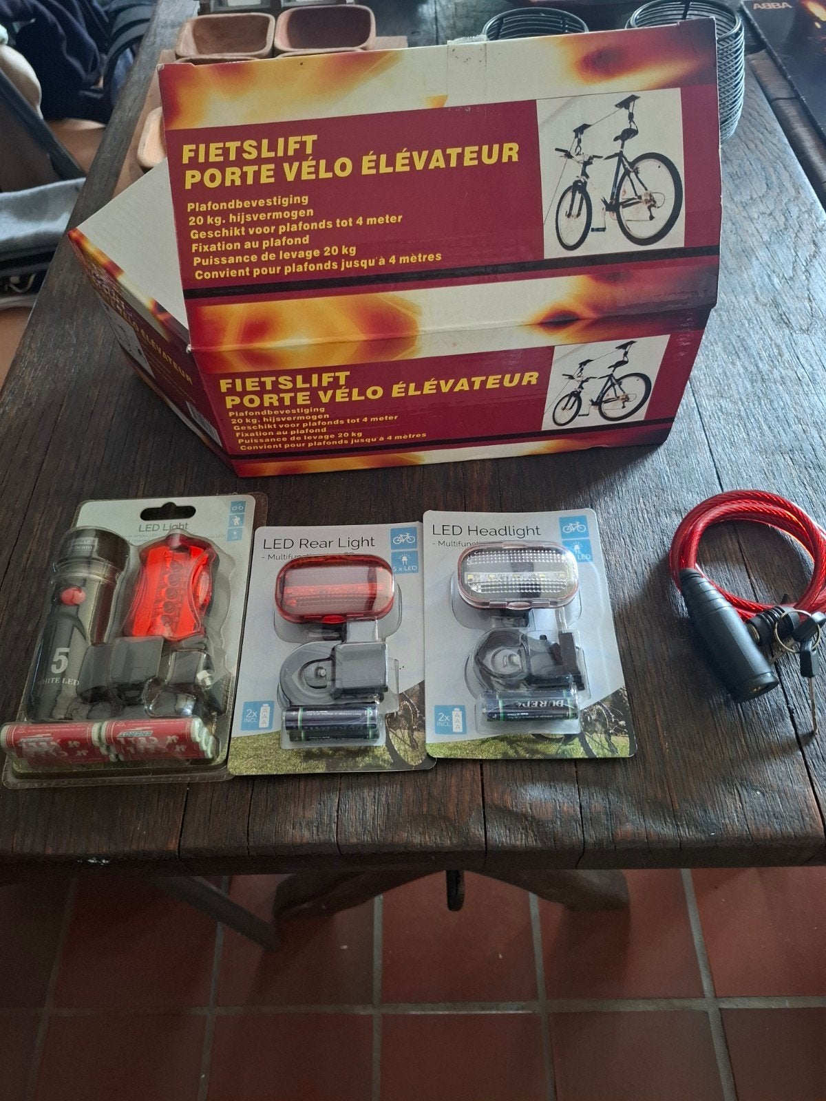 fietslift, fietlicht, fietsslot, Fietsen en Brommers, Fietsaccessoires | Fietssloten, Ophalen