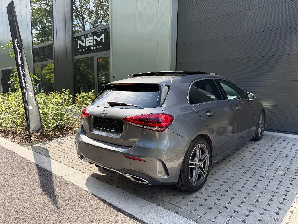 Mercedes A 180 AMG Line,GARANTIE,PANO,NAVI,ACC,LED,USB,BT, Auto's, Mercedes-Benz, 4 cilinders, Bedrijf, 5 deurs, Parkeerassistent