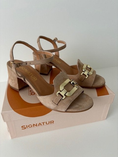 Daim Sandalen beige NIEUW, Vêtements | Femmes, Neuf, Signatur, Beige, Enlèvement
