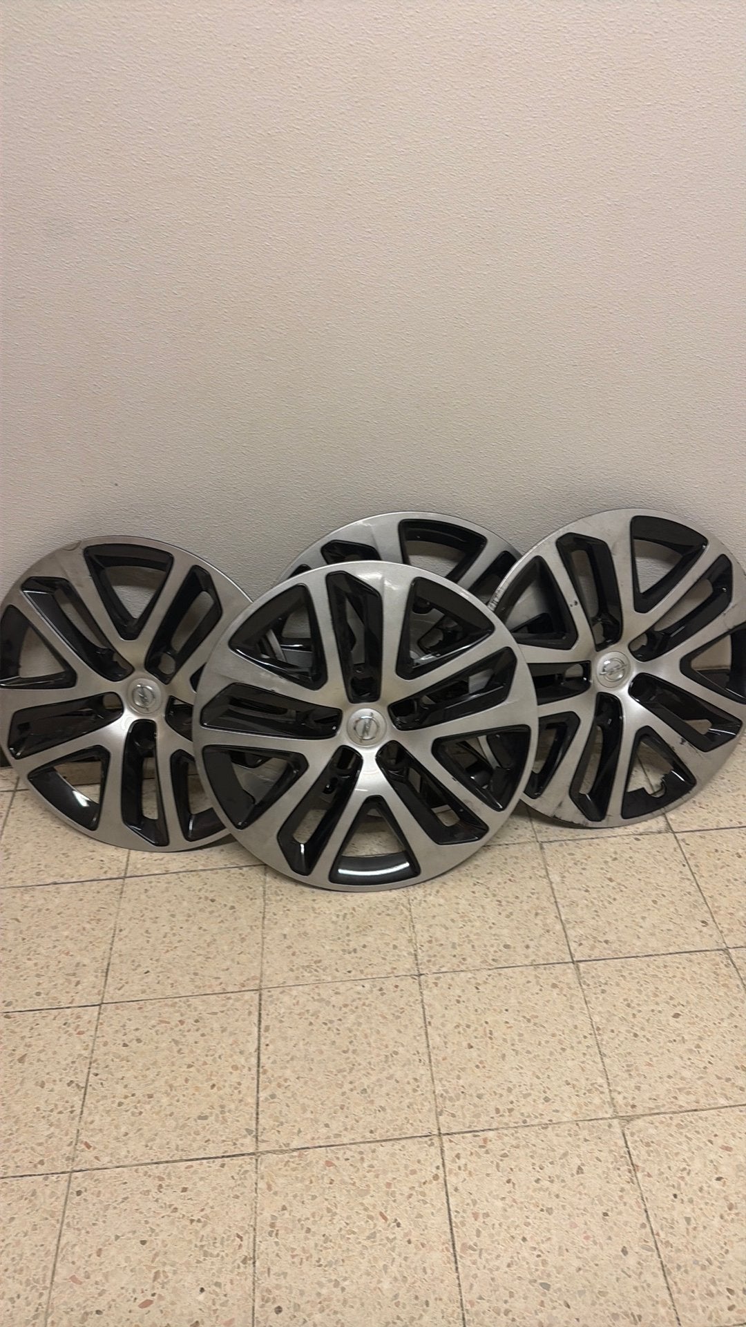 Opel wiel doppen, Ophalen, Gebruikt