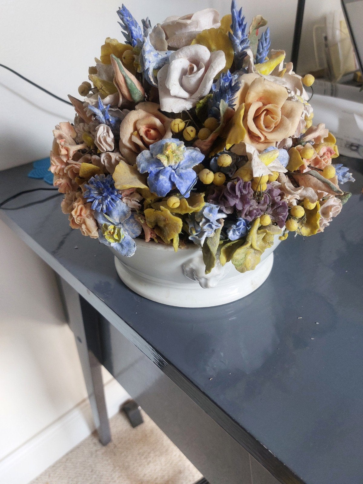 Coupé avec des fleurs peintes et faites à la main, elles son, Maison & Meubles, Accessoires pour la Maison | Plantes & Fleurs artificielles