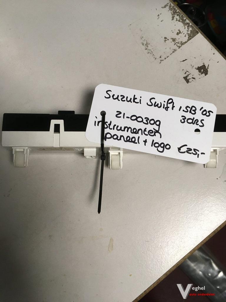 suzuki swift '05 instrumentenpaneel met logo, -, Utilisé, -, -