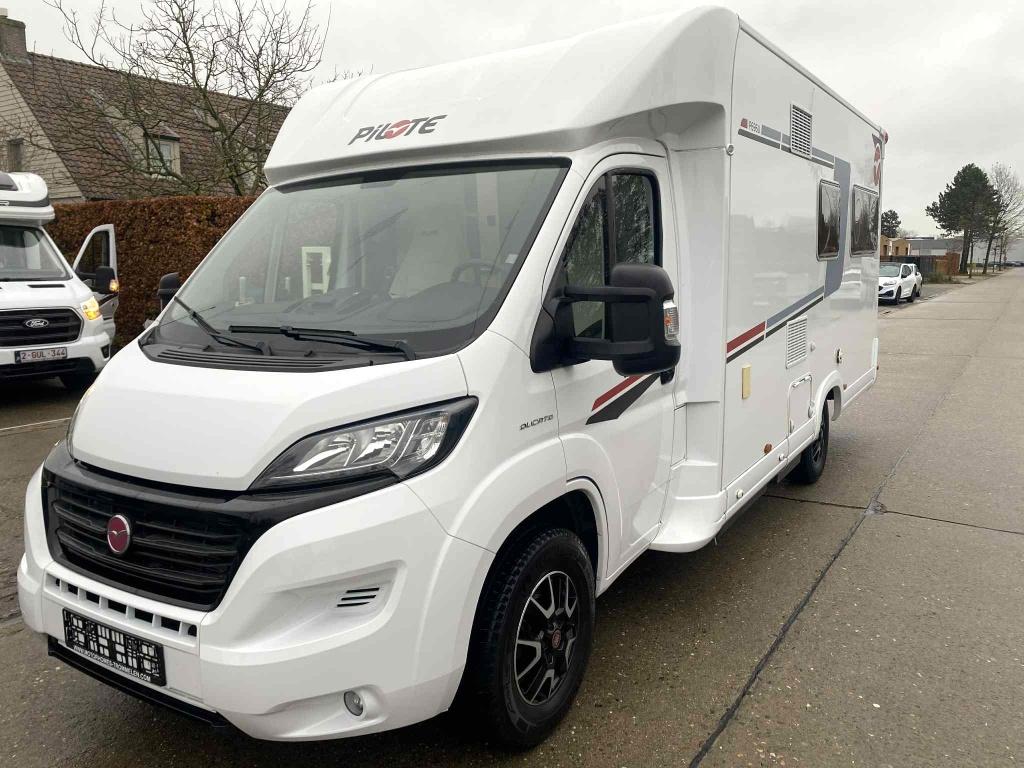 Pilote P696 U Selection Automaat, Caravanes & Camping, Camping-cars, Jusqu'à 4, Entreprise, Fiat, Pilote