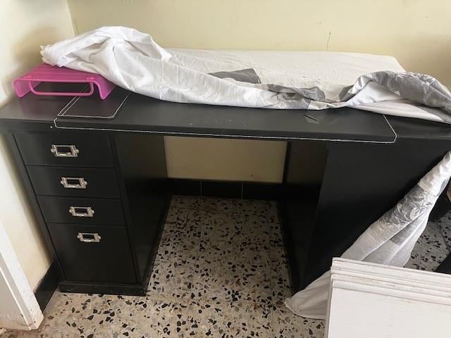 Bureau, Enlèvement, Utilisé