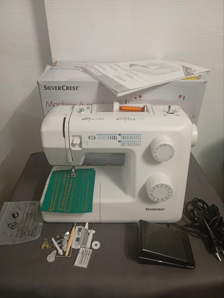 Naaimachine als nieuw, Hobby en Vrije tijd, Naaimachines en Toebehoren, Ophalen of Verzenden, Naaimachine