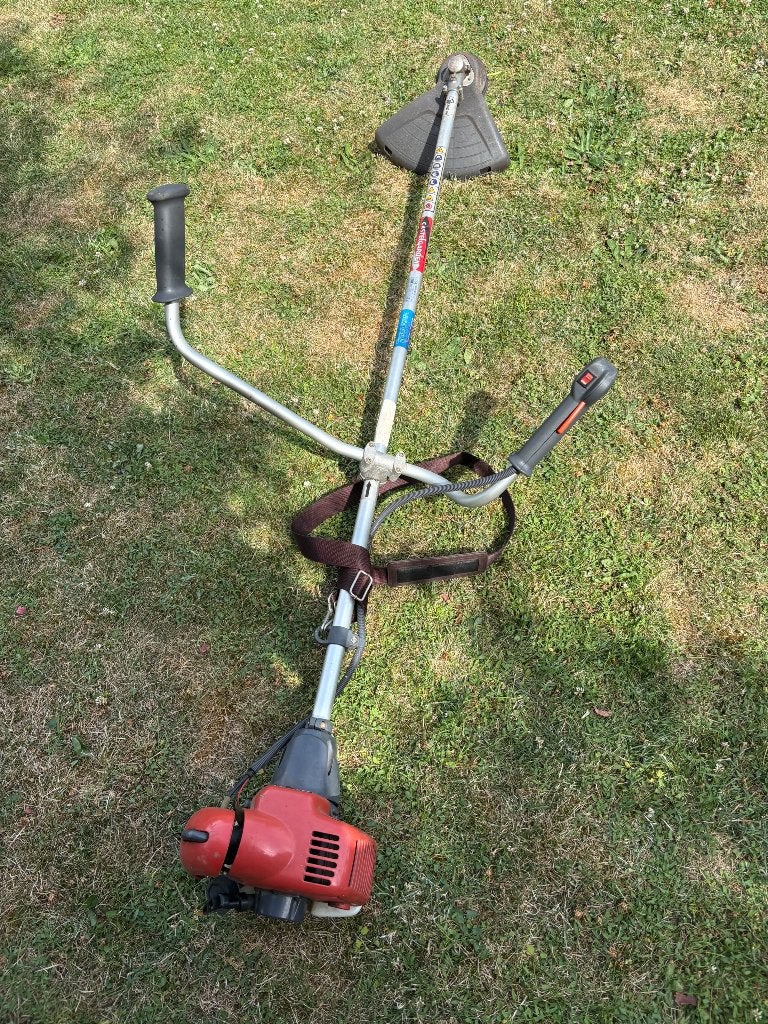 Débroussailleuse Castelgarden XB28D, Tuin en Terras, Bosmaaiers, Gebruikt, Benzine, 10 tot 30 cm, Ophalen