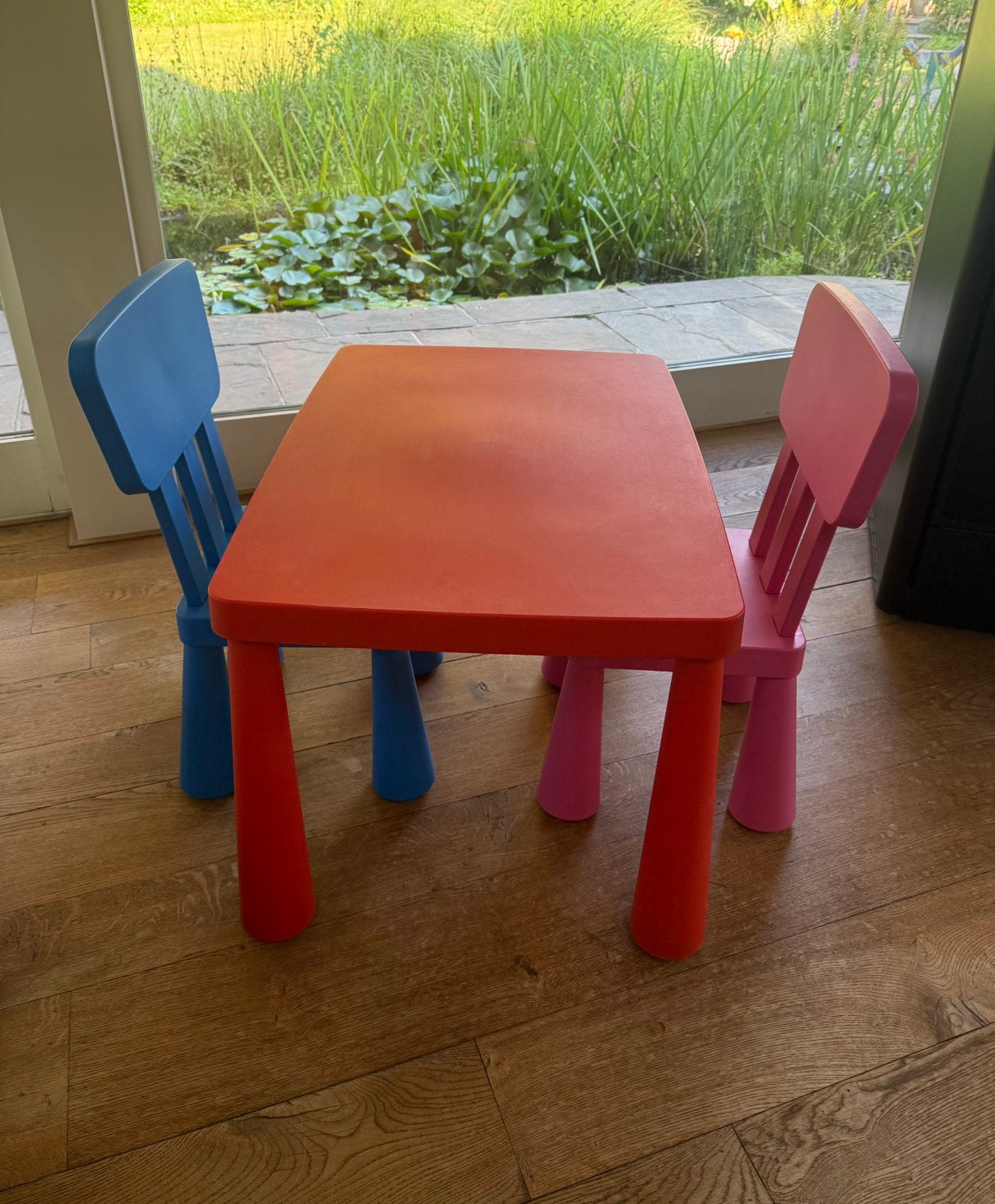 Kindertafeltje en kinderstoelen IKEA., Kinderen en Baby's, Ophalen, Gebruikt, Tafel(s) en Stoel(en)