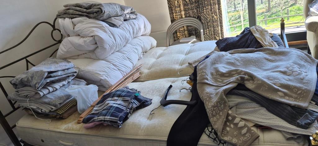 2 bedden en 1 kleerkast, Ophalen