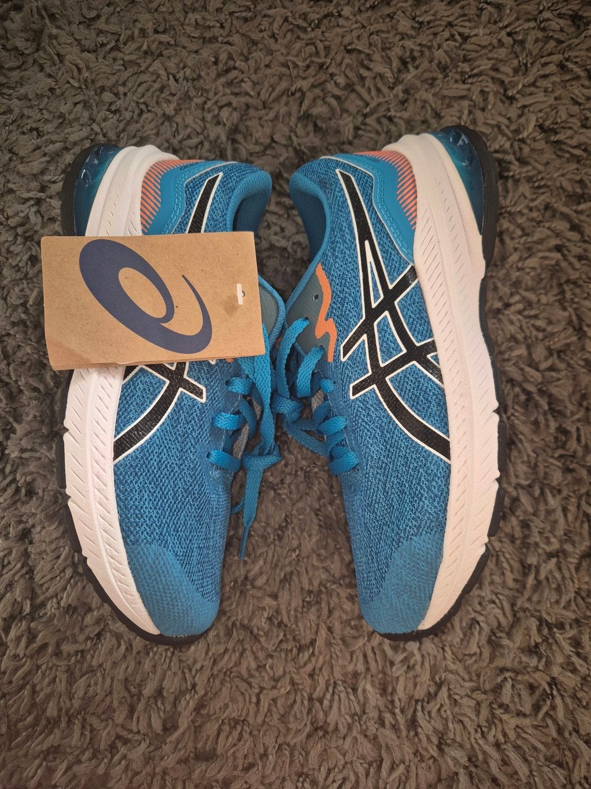 Deux NOUVELLES chaussures Asics, Enfants & Bébés, Neuf, Garçon ou Fille, Asics, Enlèvement ou Envoi