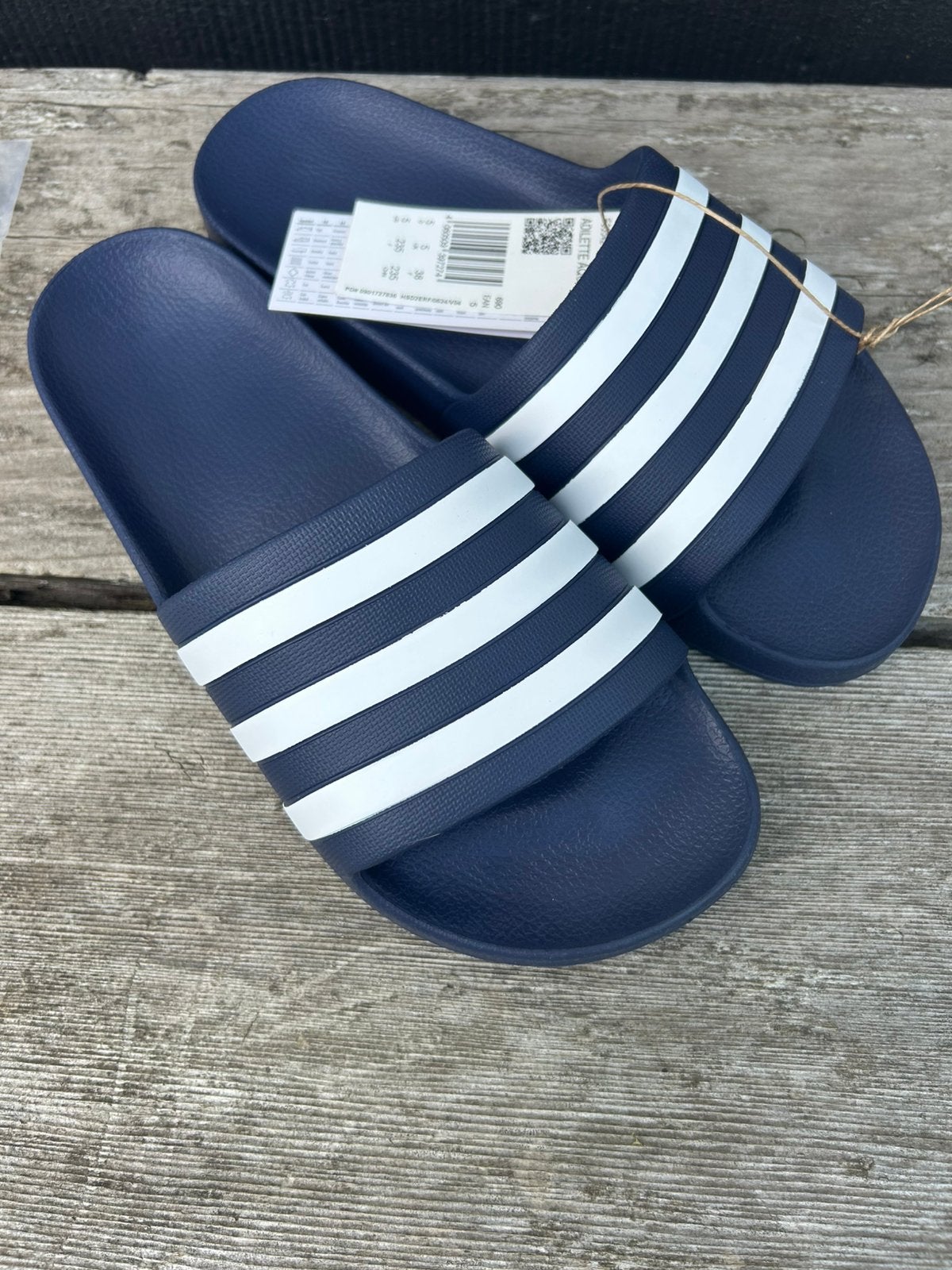 Slippers adidas “Adilette aqua” donkerblauw, Slippers, Blauw, Nieuw, Ophalen of Verzenden