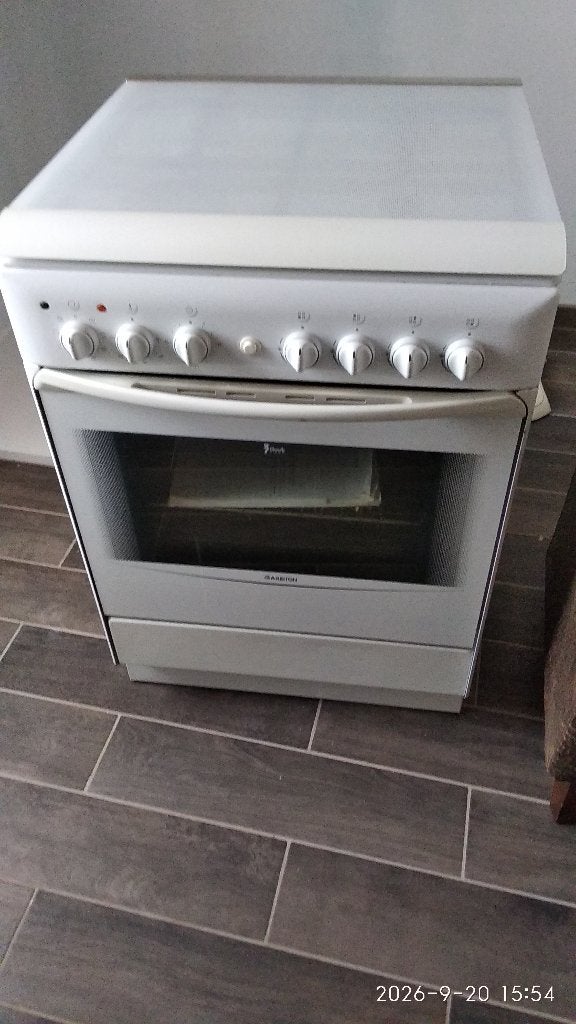 Cuisiniere taque gaz,  four électrique, Gaz, 85 à 90 cm, 4 zones de cuisson, Comme neuf