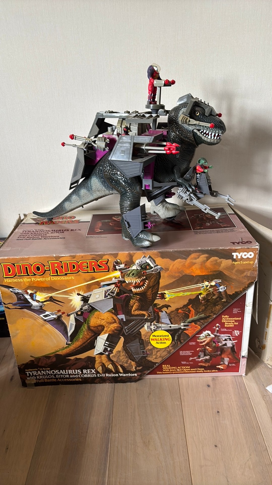 Dino riders Tyrannosaurus rex, Kinderen en Baby's, Speelgoed | Actiefiguren, Ophalen, Gebruikt