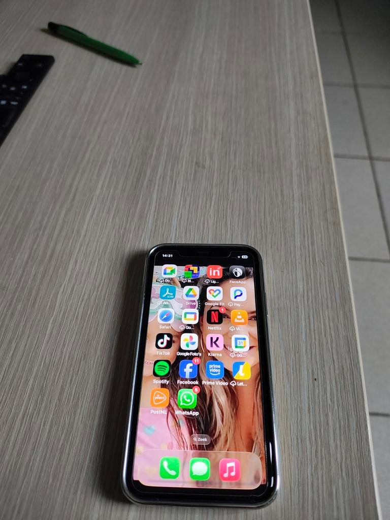 Ifhone 11 goede staat, Télécoms, Téléphonie mobile | Apple iPhone, Avec simlock (verrouillage SIM), 128 GB, Comme neuf, Enlèvement