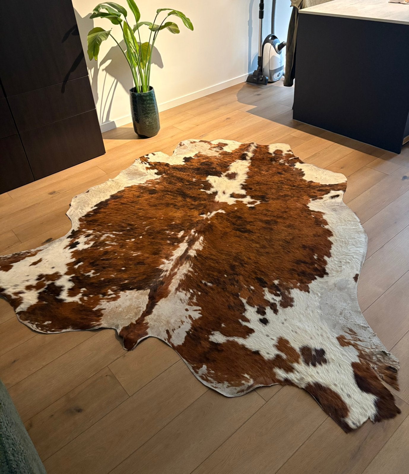 Grote koeienhuid bruin/wit, Huis en Inrichting, Ophalen, Zo goed als nieuw, Bruin