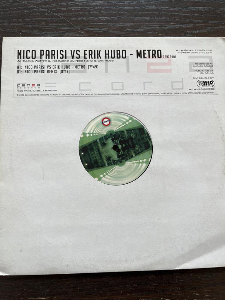 Nico parisi- Metro, Ophalen of Verzenden, Zo goed als nieuw