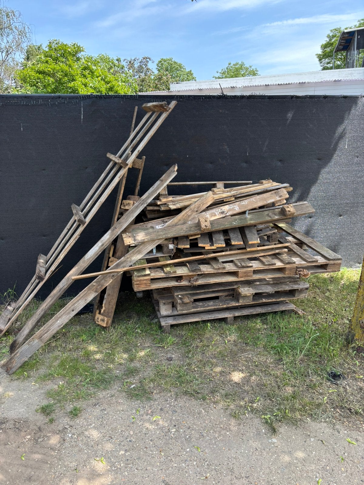 Hout gratis, Enlèvement