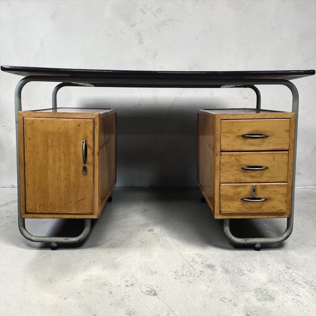 Vintage industriële bauhaus bureau / tubax bureau, Verzenden