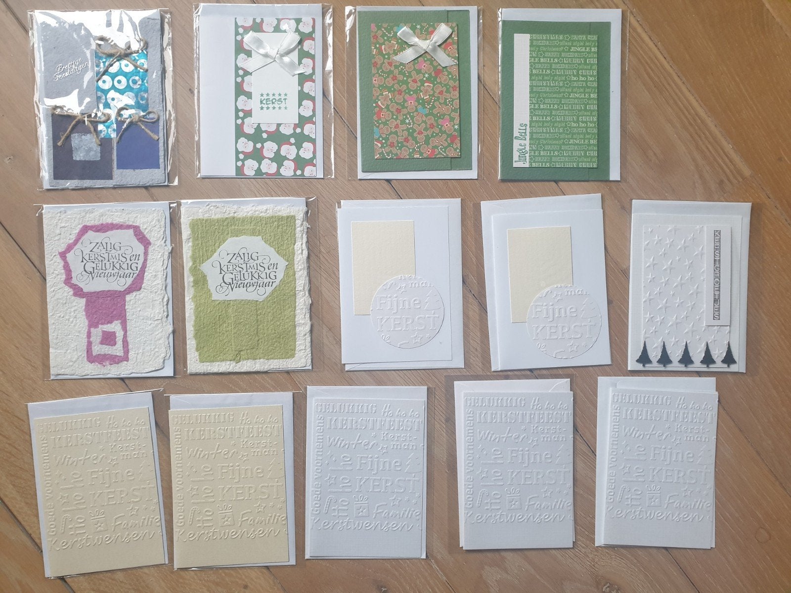 14 artisanale kerstkaarten

In reliëf en 2 gemaakt van handg, Enlèvement ou Envoi