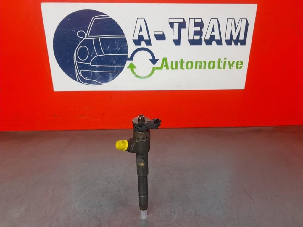 INJECTEUR 2 Clio IV Estate / Grandtour (7R) (H8201108033), Utilisé, Renault