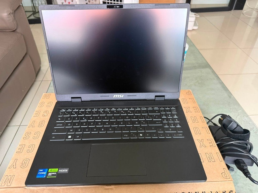 MSI Creator M16, Informatique & Logiciels, Ordinateurs portables Windows, Comme neuf, 16 pouces, HDD, SSD, 2 à 3 Ghz, 32 GB, Azerty