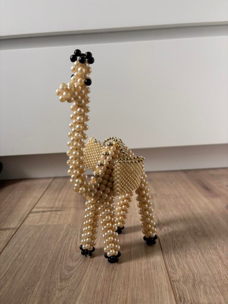 Dromedaris gemaakt van parels, Ophalen of Verzenden, Gebruikt, Dier