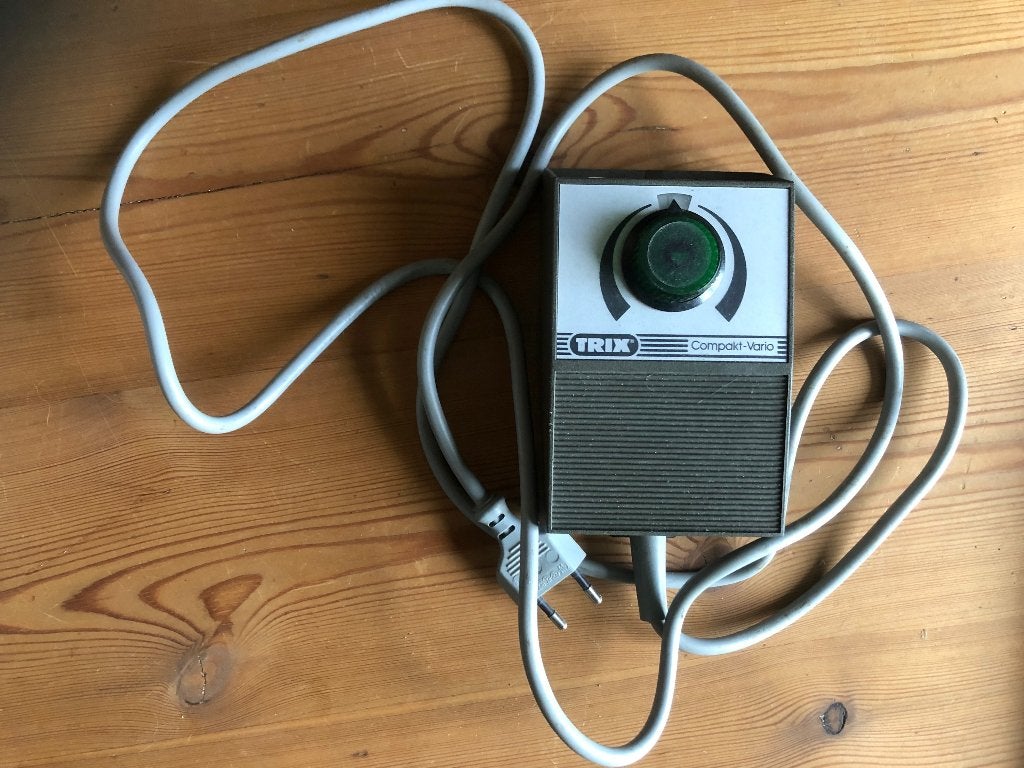 TRIX 56-5550-00 TRANSFO 220V POUR LOCOS+ ACCESSOIRES HO, Envoi, Lima, Analogique