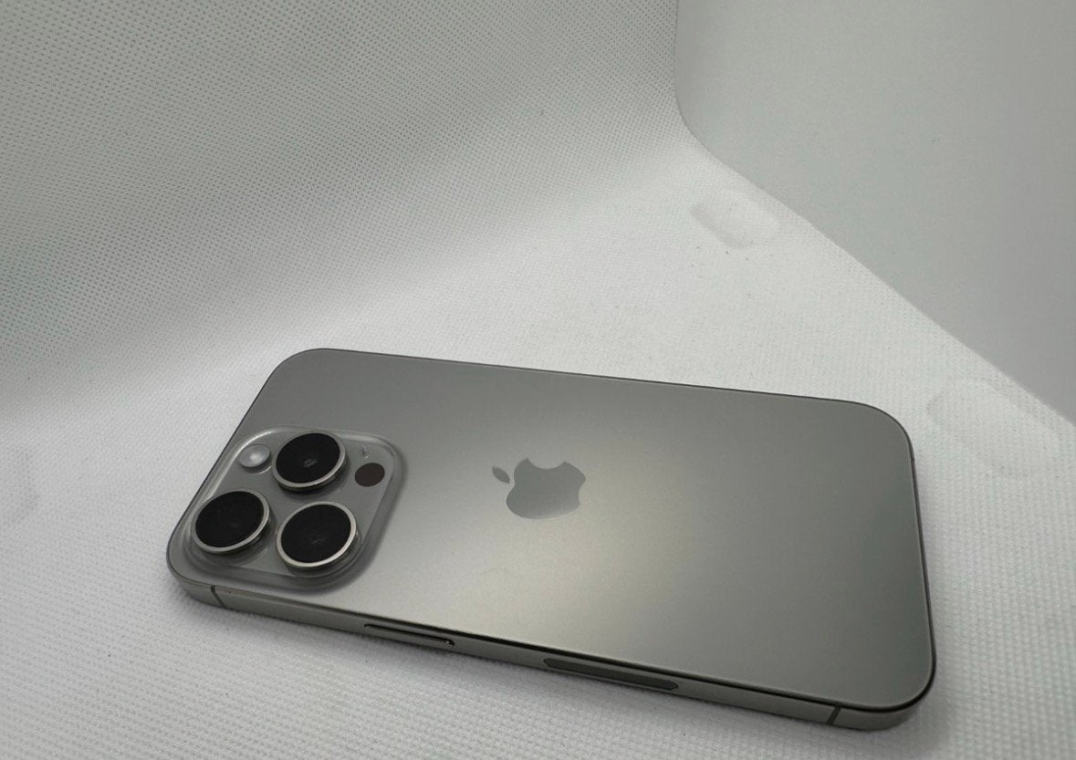 Iphone 15 Pro - 128 GB - Natural Titanium, Télécoms, 128 GB, Comme neuf, Enlèvement, 85 %