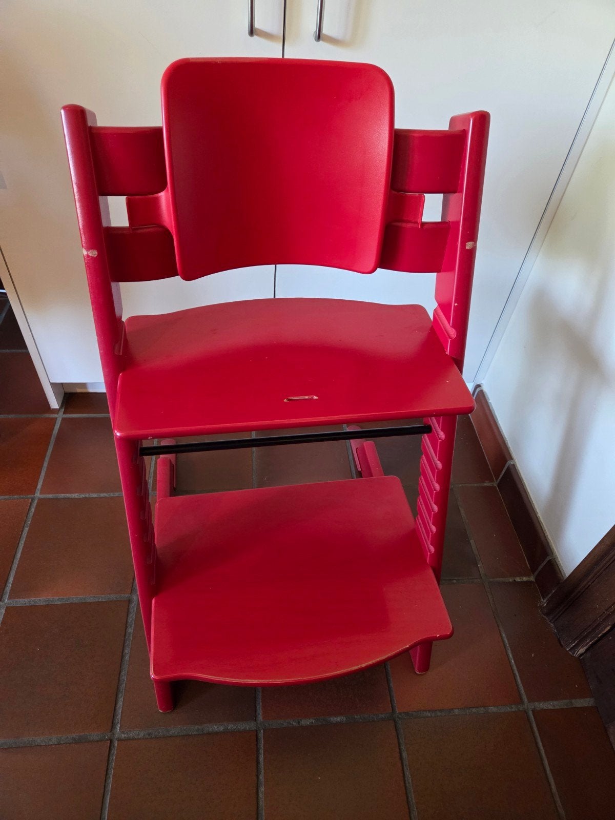 Bâtons rouges Tripp Trapp + BabySet + pieds, Enfants & Bébés, Enlèvement, Utilisé, Chaise évolutive, Coulissant