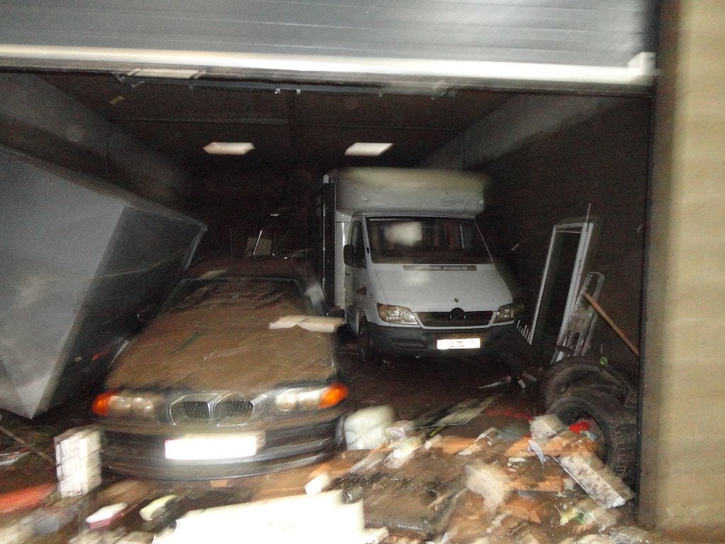 5 véhicules endommagés par l'eau, Autos, Argent ou Gris, Achat, Autre, Noir