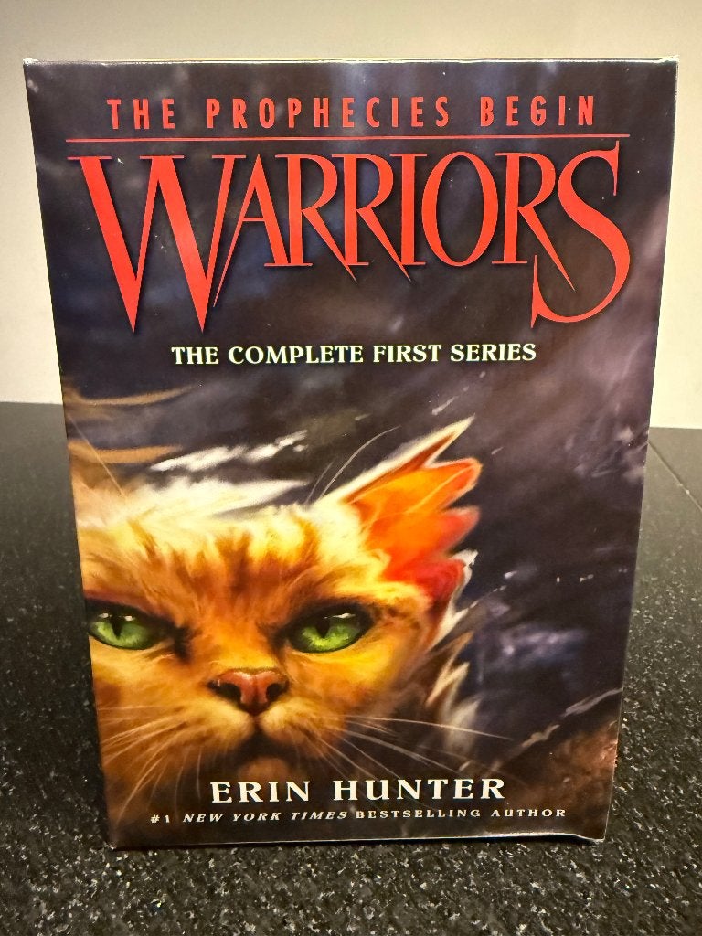 Warrior Cats - eerste serie - engelstalig, Ophalen of Verzenden, Zo goed als nieuw, Erin Hunter