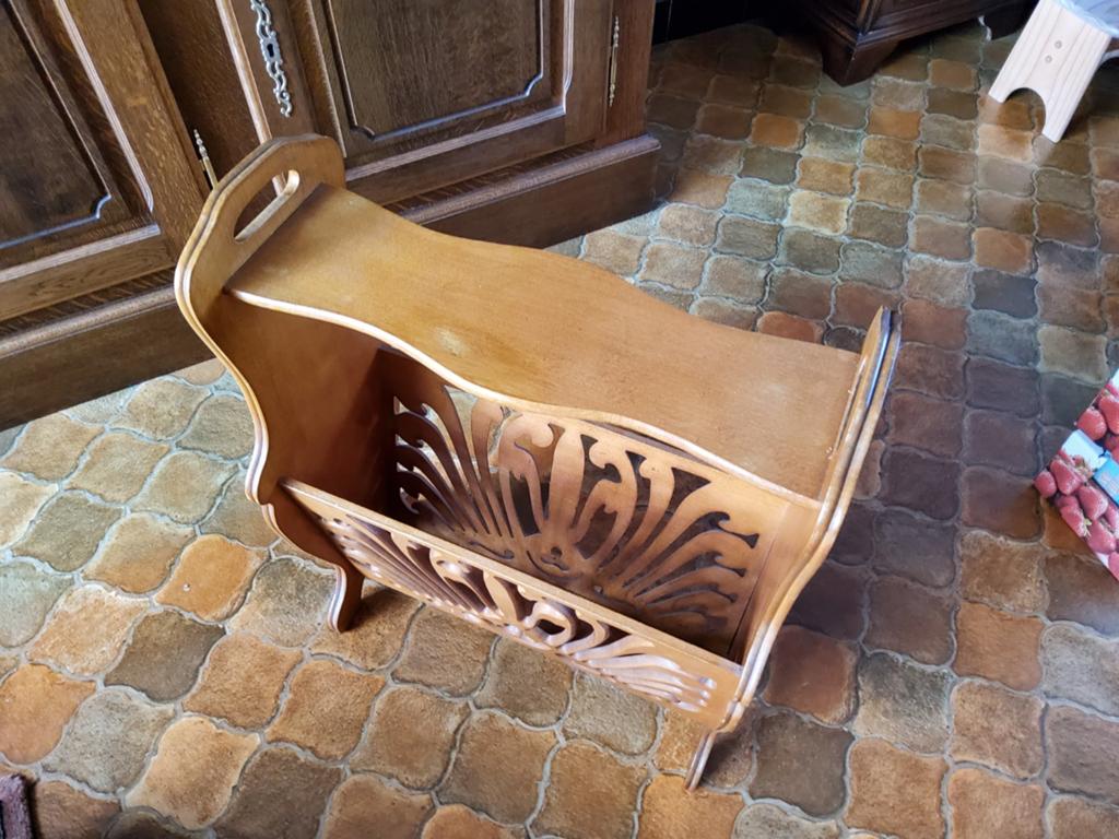 krantenbakje, Huis en Inrichting, Woonaccessoires | Krantenbakken en Lectuurbakken, Ophalen