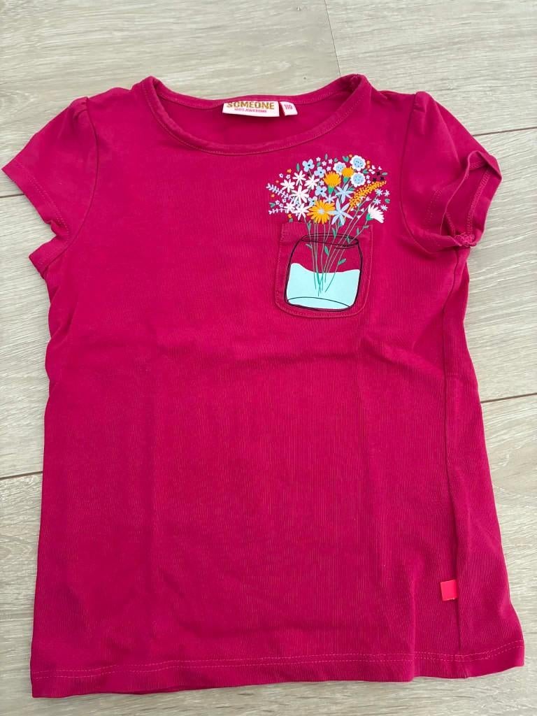 T-shirt Someone maat 110 - bloemen in vaas, Kinderen en Baby's, Kinderkleding | Maat 110, Zo goed als nieuw, Meisje, Shirt of Longsleeve