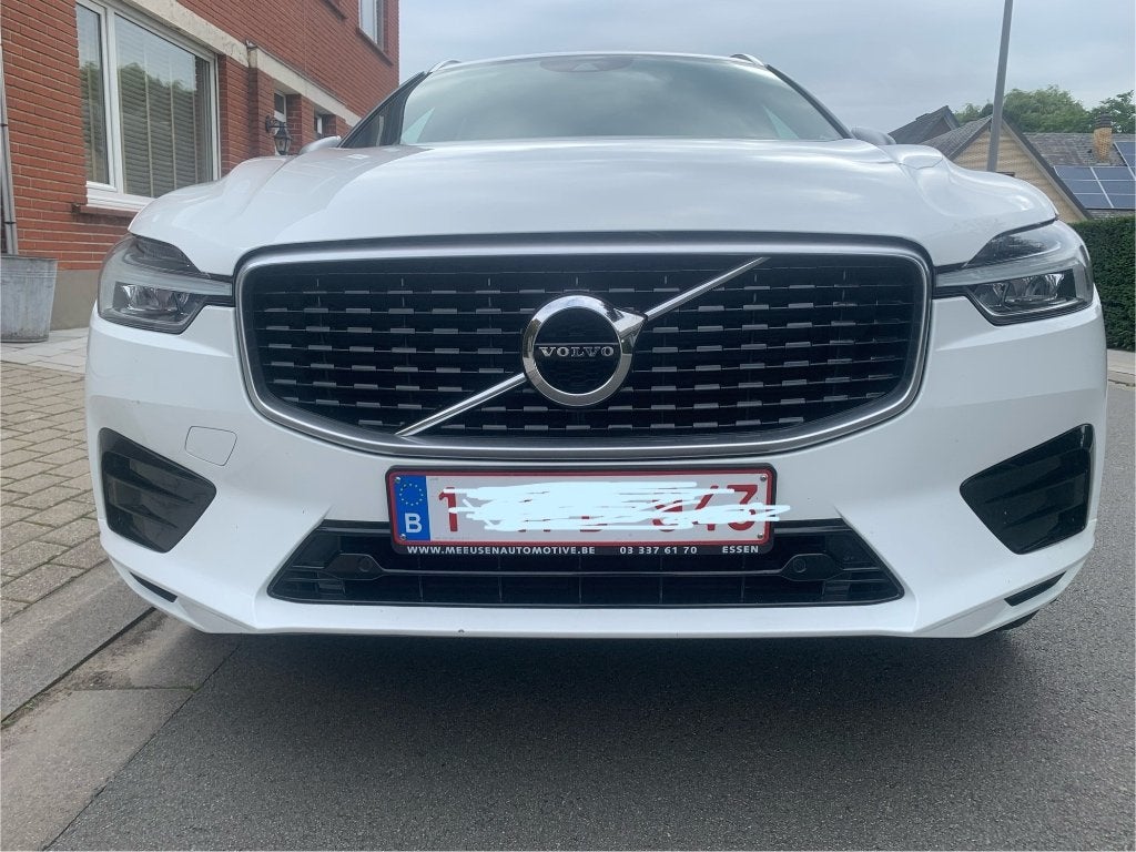 VOLVO XC60 D4 R-DESIGN AUTOMAAT, Auto's, Automaat, 4 cilinders, 2500 kg, Wit